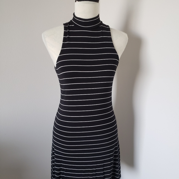 seriously soft. AERO. black striped dress size XS brand new! - Picture 6 of 6